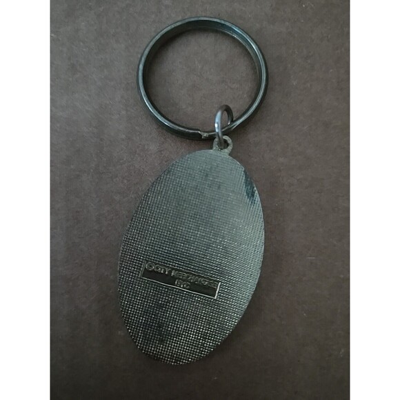 NYC New York, Big Apple Skyline, Oval Metal Keychain Brass Finish, Pre-owned - Picture 2 of 2